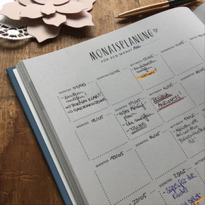 Planificador de bodas con muchas listas de verificación, horarios y listas de tareas pendientes Planificador de bodas 184 p., A5, tapa dura, azul rosa Papel reciclado imagen 3