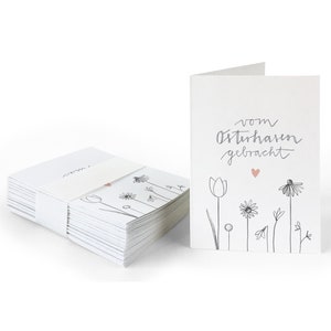 Geschenkanhänger vom Osterhasen gebracht | Weiß Beige | 25 mini Osterkarten zum Ostergeschenke Beschriften | A7 Recyclingpapier Klappkarten
