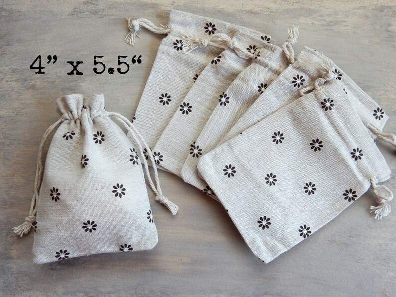8 Small Flower Power Natural Cotton Muslin Bags Floral Country Rustic Style Gift Soap Jewelry Wedding Party Pouches Drawstring Favors Bag