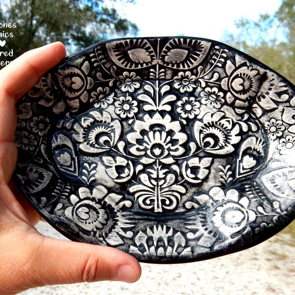 Black & White Footed Floral Ceramic Jewelry or Soap Dish, Wedding Gifts, Trinket Keepsake Dishes,Folk Art Style Home Decor
