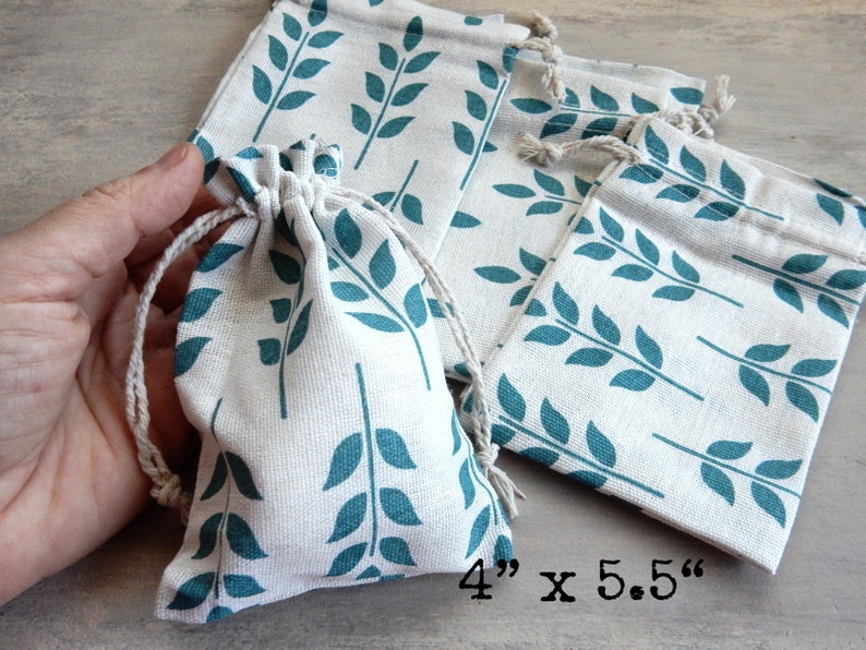 8 Small Drawstring Favor Bag Teal Leaves Leaf Natural Cotton Muslin Bags Folk Style Gift Soap Jewelry Wedding Party Supply Pouches 4 x 5.5