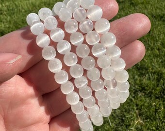 Flashy White Selenite Satin Spar Bracelet 7.5mm beads