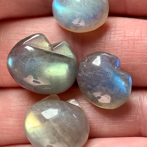 Mini High Quality Labradorite Cat Face Charm Carvings