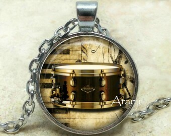 Drum art pendant, drum necklace, drum pendant, drum jewelry, Music pendant, music necklace, music jewelry, band, percussion, Pendant#HG155P