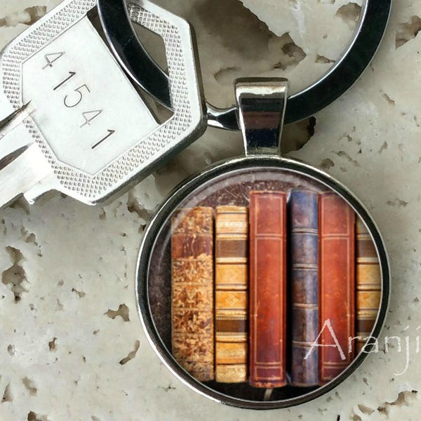 Bookshelf keychain, key chain, key ring, key fob, books keychain, books key chain, gift, bookworm, gift, gift for teacher, keychain #HG157K