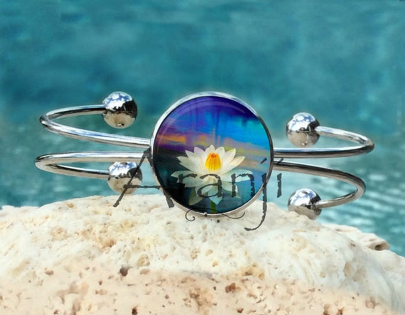 Silver Bracelet with White Lotus Flower Silver Bracelet with White Lotus Flower