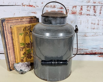 Vintage galvanisierte Emaille Milch kann 11-Zoll-rustikale Western-Gothic-Bauernhaus-Dekor