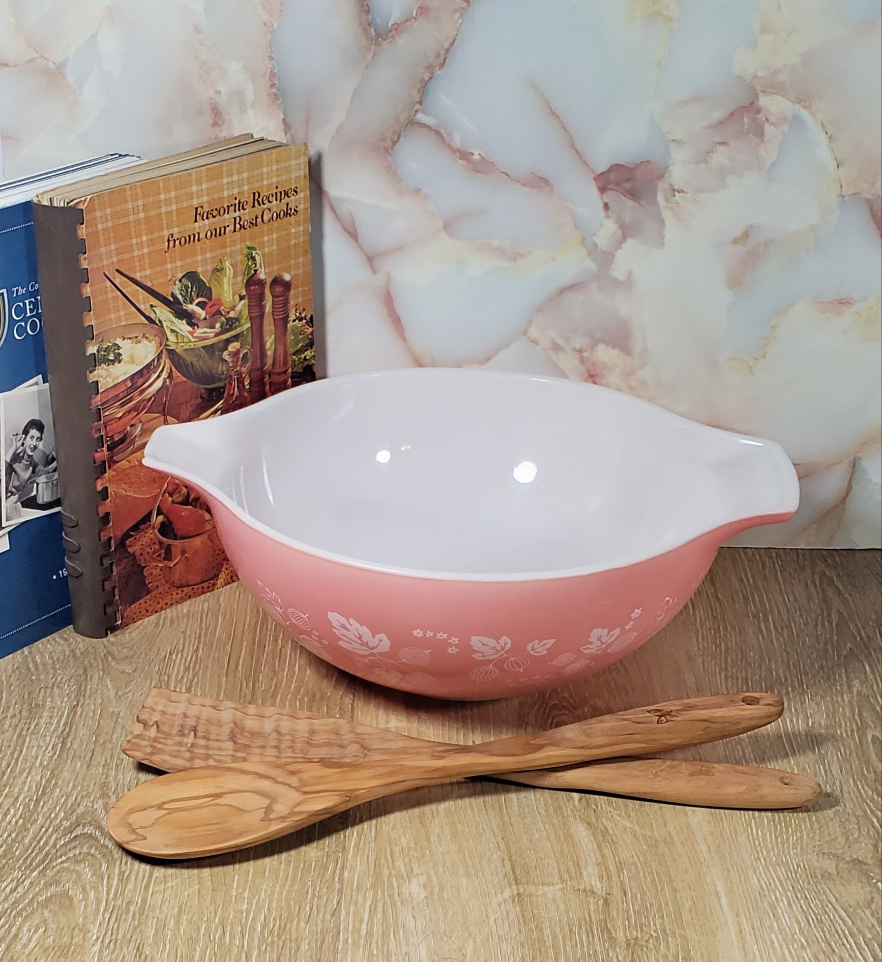 HOT Pink Gooseberry Pyrex Bowls Pyrex Mixing Bowl Vintage Pink