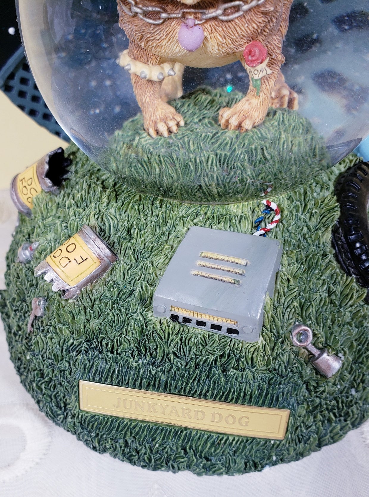 Westland Gary Patterson Junkyard Dog 4728 Musical Glitter Snow Globe