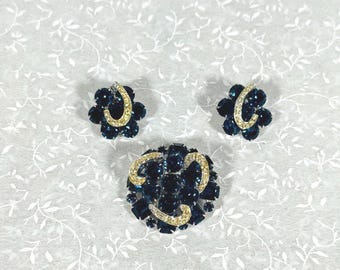 Conjunto vintage de broche e brincos Weiss com strass azul – Bijuteria assinada de meados do século XX