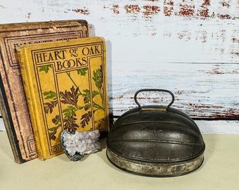 Vintage verzinkte zweiteilige Brotform rustikale Western-Gothic-Küchendekor-Dose