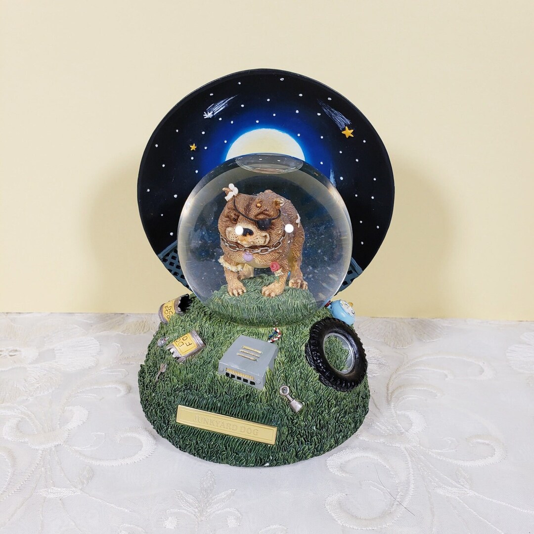 Westland Gary Patterson Junkyard Dog 4728 Musical Glitter Snow Globe