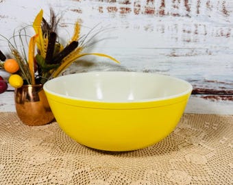 Vintage Pyrex 404 Yellow Primary Mixing Bowl 4 Quart Midcentury Cottagecore Kitchen