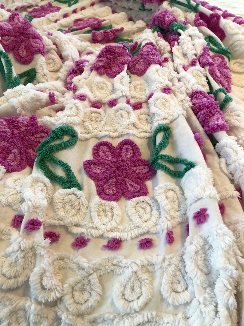 Purple Fuschia Magenta Floral Center Medallion Daisies And loops Thick And Fluffy Chenille Chenille Bedspread