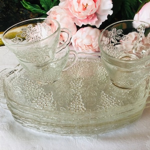 Anchor Hocking Snack Sets Vineyard Grape Pattern Clear Glass Plates And Tea Cups