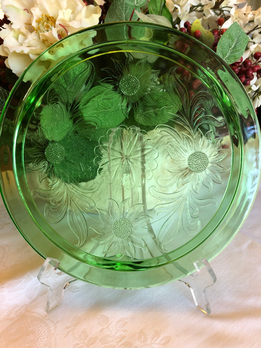 Depression glass cake stand deals