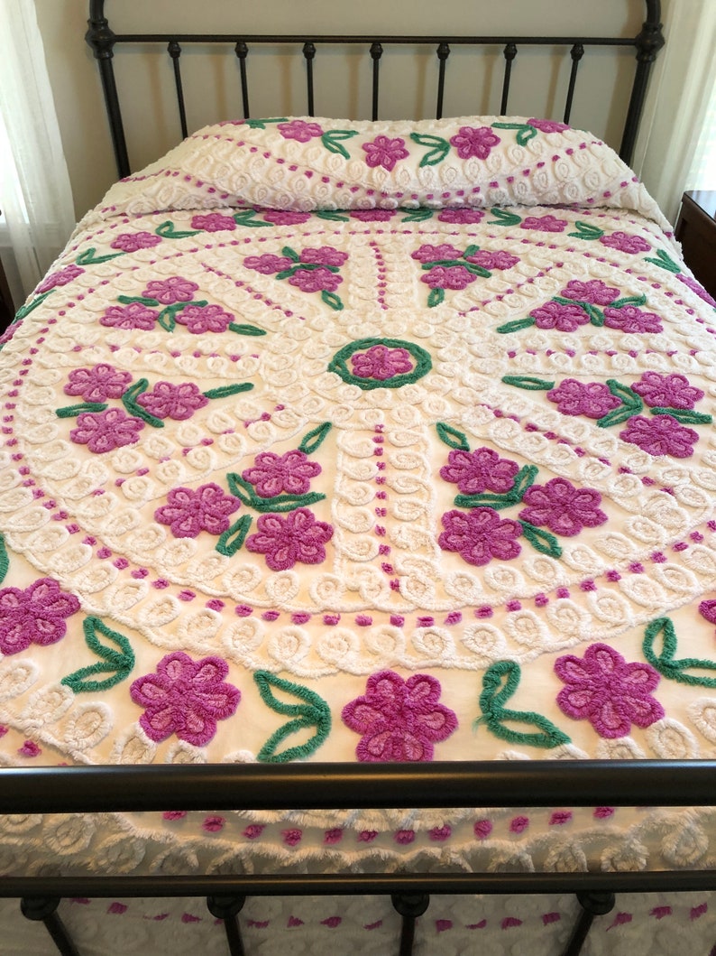 Purple Fuschia Magenta Floral Center Medallion Daisies And loops Thick And Fluffy Chenille Chenille Bedspread