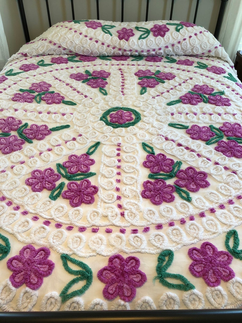 Purple Fuschia Magenta Floral Center Medallion Daisies And loops Thick And Fluffy Chenille Chenille Bedspread