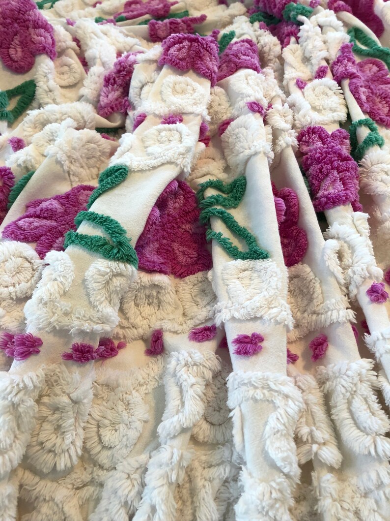 Purple Fuschia Magenta Floral Center Medallion Daisies And loops Thick And Fluffy Chenille Chenille Bedspread