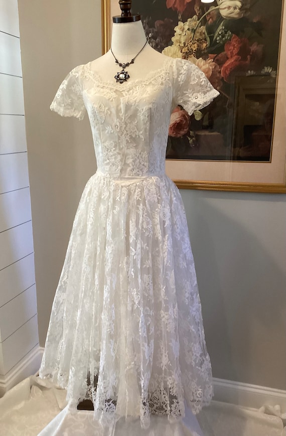 Vintage 1950’s Wedding Gown Soft White Chantilly L