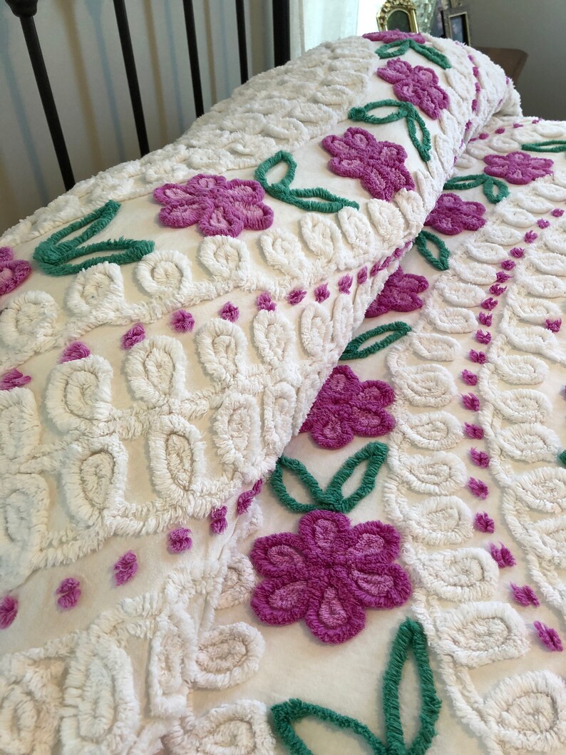 Purple Fuschia Magenta Floral Center Medallion Daisies And loops Thick And Fluffy Chenille Chenille Bedspread