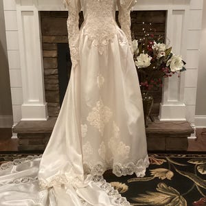 Vintage 1980's / 90's Victorian Inspired Wedding Gown Beaded Satin Long  Puffy Sleeves With Bows Size Small - Etsy