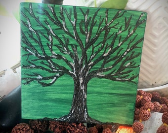 Green tree Canvas Panel
