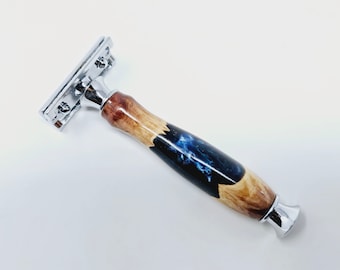 Red Mallee Burl DE Safety Razor with Blue Resin