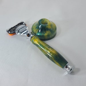Bison/Packers Fusion Razor and Stand