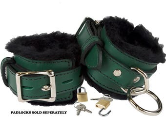 Locking Wrist Cuffs Dark Green Leather with Black Faux Fur Lining (LBSV501WGN)