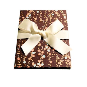 Concertina Photo Book with Cherry Blossoms Design &quot;Hanami Brown&quot;