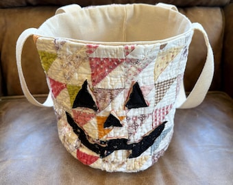 ANTIQUE quilt pumpkin basket/ bucket/ charmingly tattered quilt/ lined