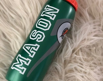 PERSONALIZED 32oz. Gatorade Sports Bottle Personalized Sports Water Bottle, Squeeze Water Bottle, Green and Orange, Team Gift FREE SHIP