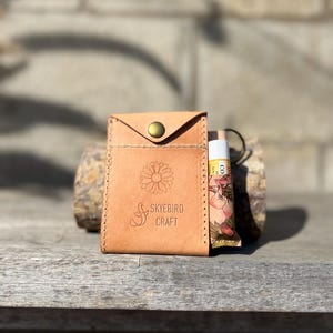 Cartera plegable delgada de cuero hecha a mano con ranura para lápiz labial