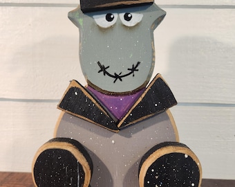 Wooden halloween Frankenstein shelf sitter