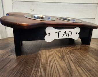 Personalized tilted medium dog feeder