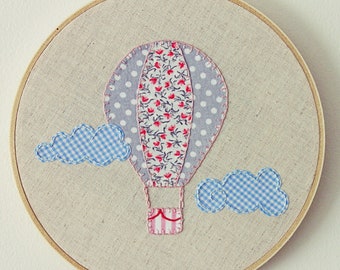 Girls Embroidery Hoop // Hot Air Balloon // Wall Decoration // 18.5cm