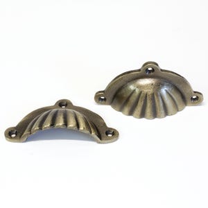 Puxador de ferro estilo concha do mar vintage para gavetas e armários - PL-IR8357 da RCH Hardware