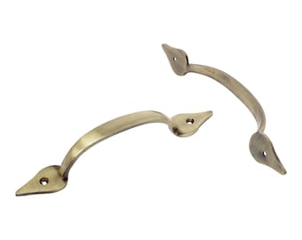 Traditional Leaf D-Shaped Iron Handle Pull for Drawers and Cabinets (10 Pack) - HD-IR8358 from RCH Hardware
