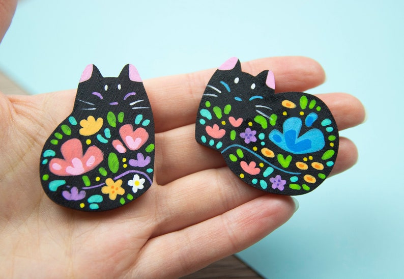 Flower Cat Black Pins or Magnets Handmade Hand Painted zdjęcie 1