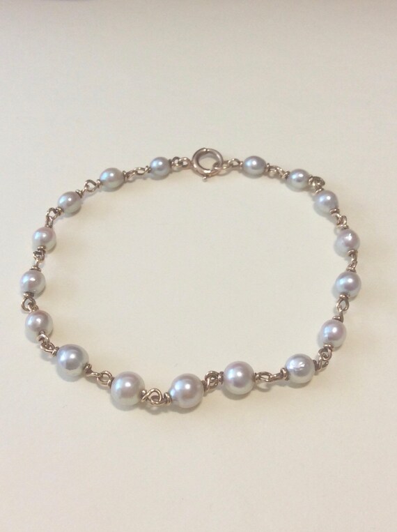 Cultured pearl 14 karat tin cup bracelet graduate… - image 1