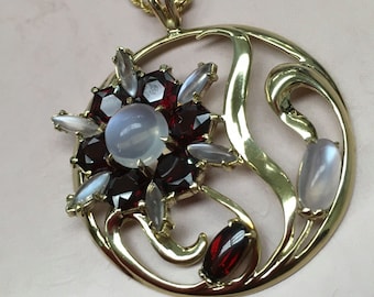 Antique Garnet and Moon Stone Pendant and Chain in 14k Yellow Gold Necklace