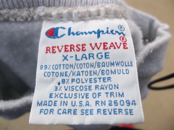 Vintage Sweatshirt Champion Reverse Weave 1990s 9… - image 3