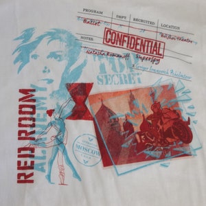 Vintage T-Shirt Marvel Red Room Natasha Romanoff Confidential Super spy 2000s 2XL Distressed Faded Worn In image 6