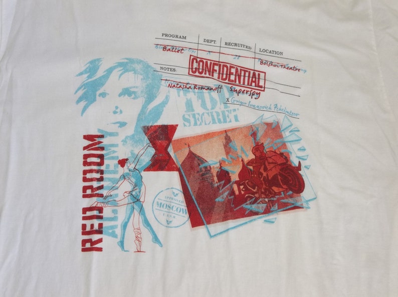 Vintage T-Shirt Marvel Red Room Natasha Romanoff Confidential Super spy 2000s 2XL Distressed Faded Worn In image 4