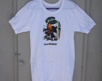 Vintage T-shirt Isla Mujeres Mexico Travel 1980s sz Small /medium single stitch