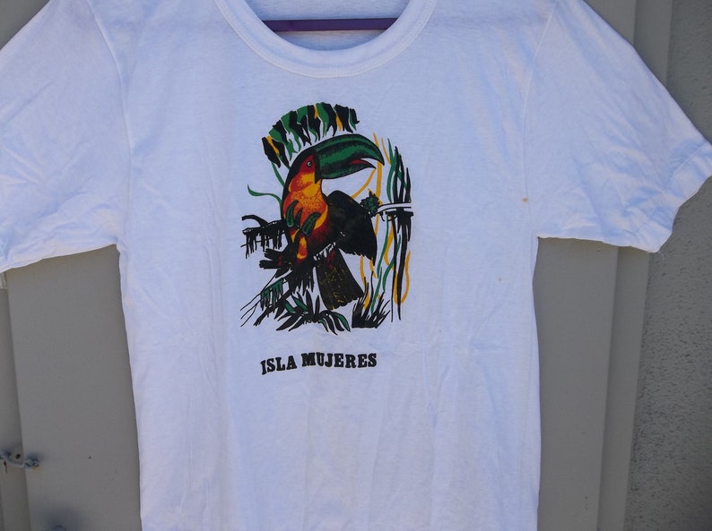 Vintage T-shirt Isla Mujeres Mexico Travel 1980s sz Small /medium single stitch image 2