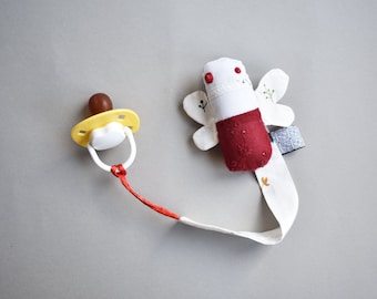 Dummy holder butterfly leafs flowers | ZUPETA pacifier clip doll | dummy hanger softie | Baby first birthday gift | animal binky clip wine