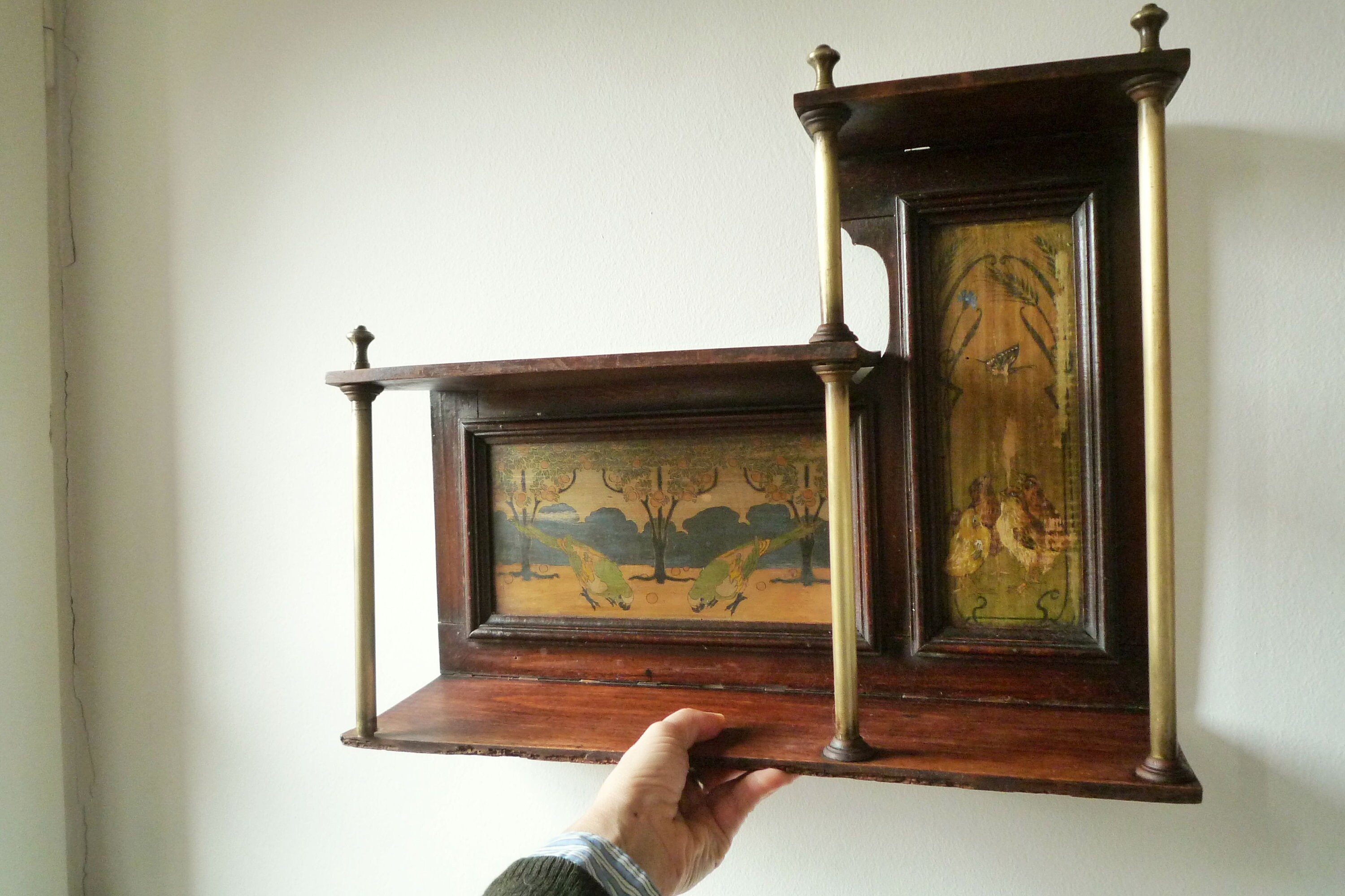 1910 art nouveau étagère murale en cuivre et en bois avec des Etsy