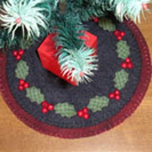 Holly Berry Wool Penny Rug E-Pattern